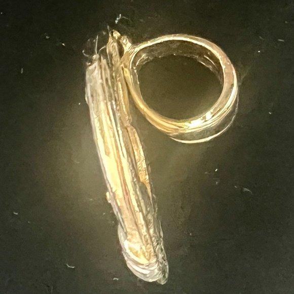 Vintage Gold- and Silvertone Large Gladiator & Chariot W/ Horses Pendant! Wowza! - Picture 3 of 5